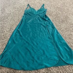 Victoria’s secret vintage satin emerald green maxi nightgown Large